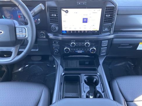 New 2026 Ford F250 Lariat w/ Black Appearance Package AWD/4WD image 15