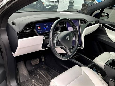 Used 2018 Tesla Model X 100D AWD/4WD image 4