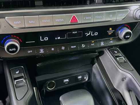 Used 2025 Kia Telluride S image 24