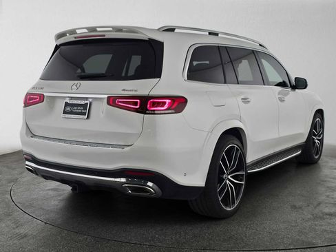 Used 2023 Mercedes-Benz GLS 580 4MATIC image 9