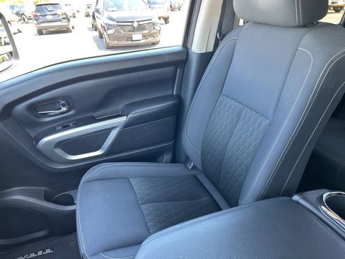 Used 2018 Nissan Titan SV w/ SV Convenience Package AWD/4WD image 27