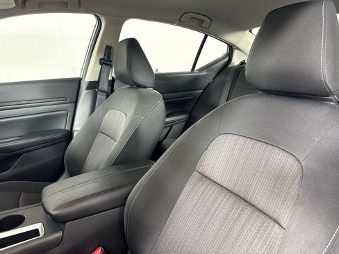 Used 2025 Nissan Altima 2.5 SV FWD image 10