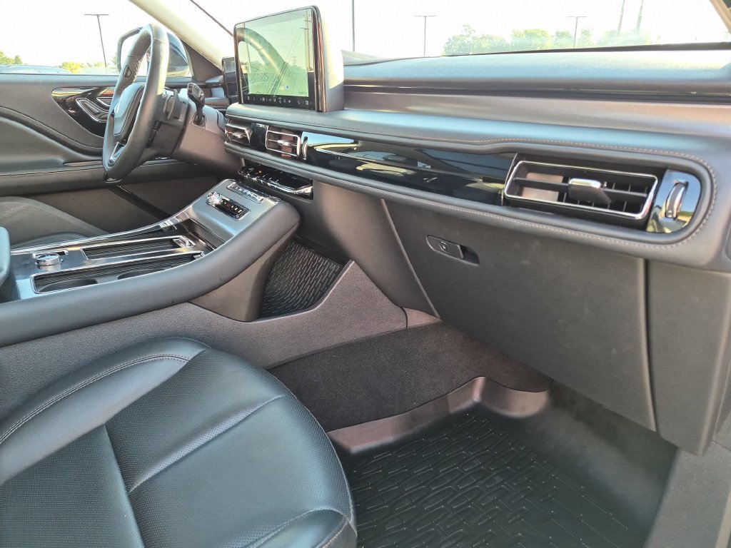 Used 2025 Lincoln Aviator AWD w/ Equipment Group 101A image 35
