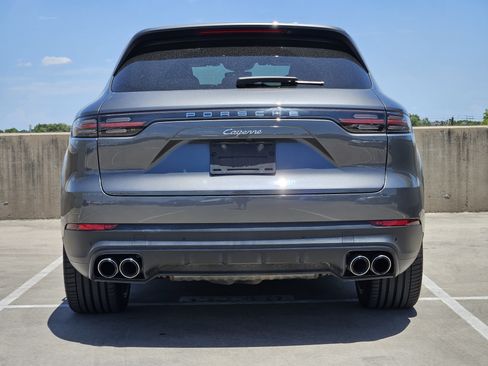 Certified 2023 Porsche Cayenne Platinum Edition AWD/4WD image 7