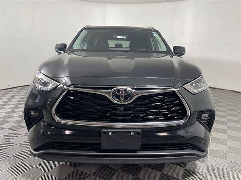 New 2026 Toyota Highlander Limited AWD/4WD image 2