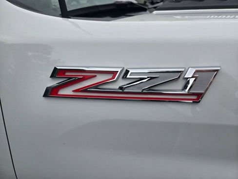Used 2024 Chevrolet Silverado 2500 LT AWD/4WD image 2