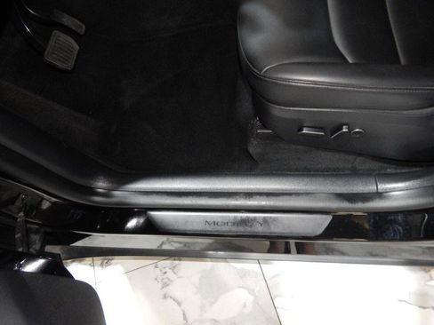 Used 2023 Tesla Model Y AWD image 14