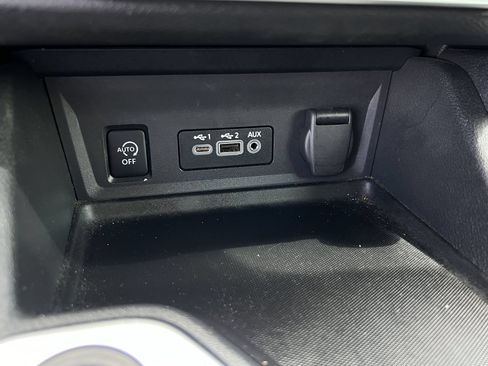 Used 2024 Nissan Sentra SV FWD image 17
