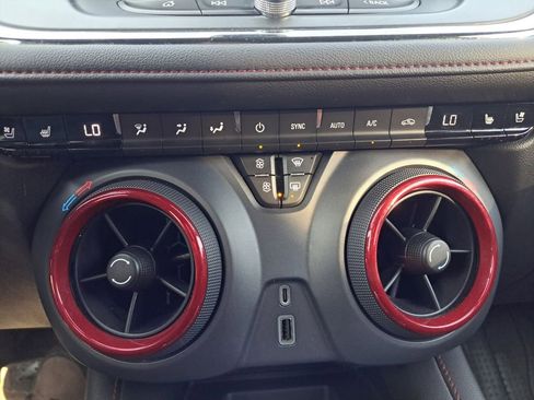 Used 2021 Chevrolet Blazer RS w/ Enhanced Convenience Package image 31