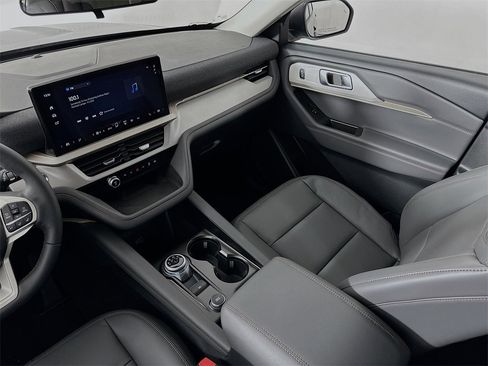 New 2026 Ford Explorer Active w/ Active Comfort Package image 24