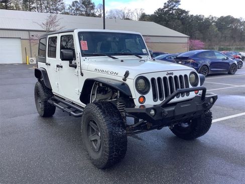 Used 2015 Jeep Wrangler Unlimited Rubicon w/ Connectivity Group image 2