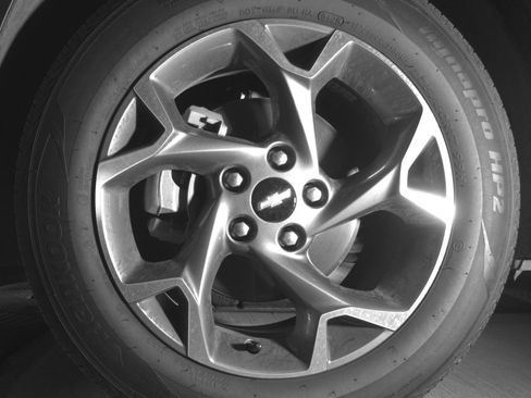 Used 2025 Chevrolet Trax LT FWD image 12