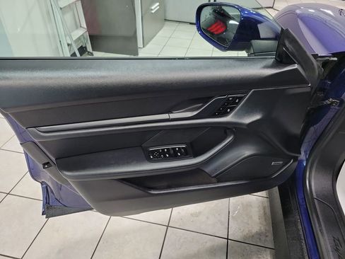 Used 2021 Porsche Taycan image 37