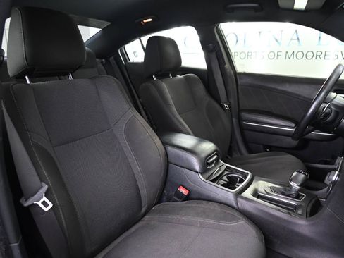 Used 2017 Dodge Charger R/T RWD image 19