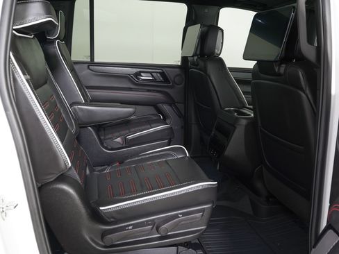 Used 2026 GMC Yukon XL AT4 Ultimate w/ LPO, Floor Liner Package AWD/4WD image 9