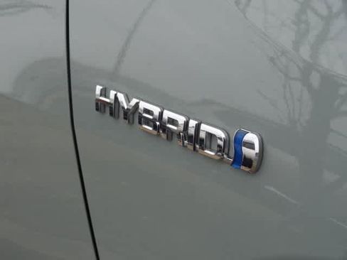 Used 2020 Toyota RAV4 XLE image 24