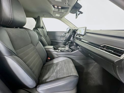 Used 2025 Mitsubishi Outlander SE image 33