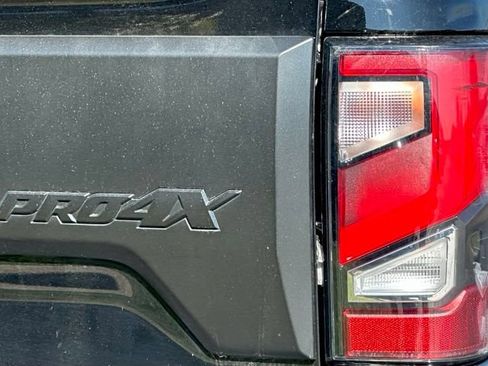 Used 2021 Nissan Titan PRO-4X w/ Pro-4x Convenience Package AWD/4WD image 15