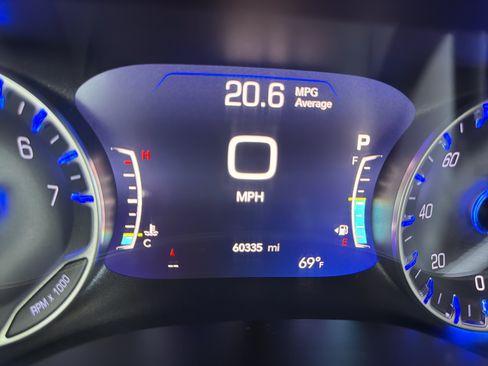 Used 2023 Chrysler Pacifica Touring-L FWD image 22