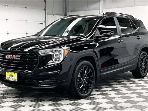 Used 2023 GMC Terrain SLE w/ Driver Convenience Package FWD image 12