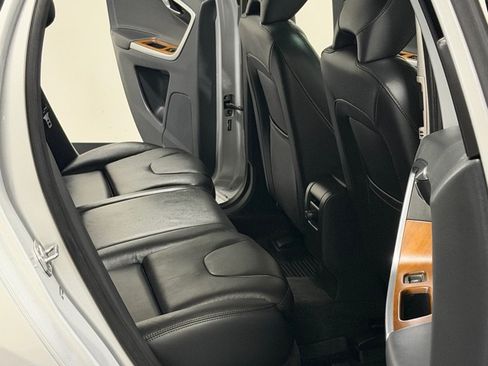Used 2016 Volvo XC60 T5 Premier w/ Proximity Package AWD/4WD image 10