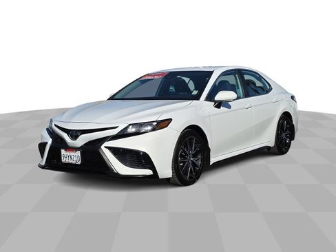 Used 2024 Toyota Camry SE w/ Blackout Package (TMS) FWD image 4