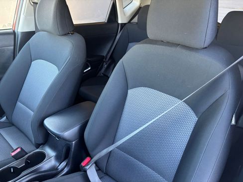 Used 2025 Kia Soul LX w/ LX Technology Package FWD image 31