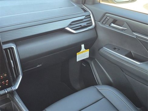 New 2026 GMC Acadia Elevation image 16