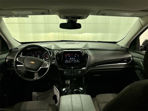Used 2021 Chevrolet Traverse LT w/ LPO, Blackout Package image 18