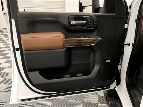 Used 2022 Chevrolet Silverado 2500 High Country image 18