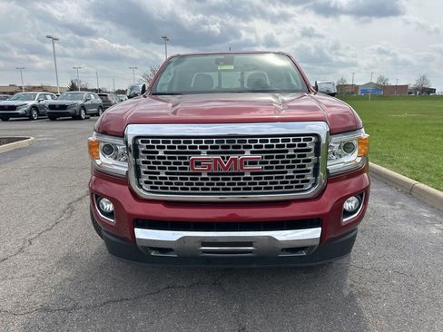 Used 2020 GMC Canyon Denali image 2