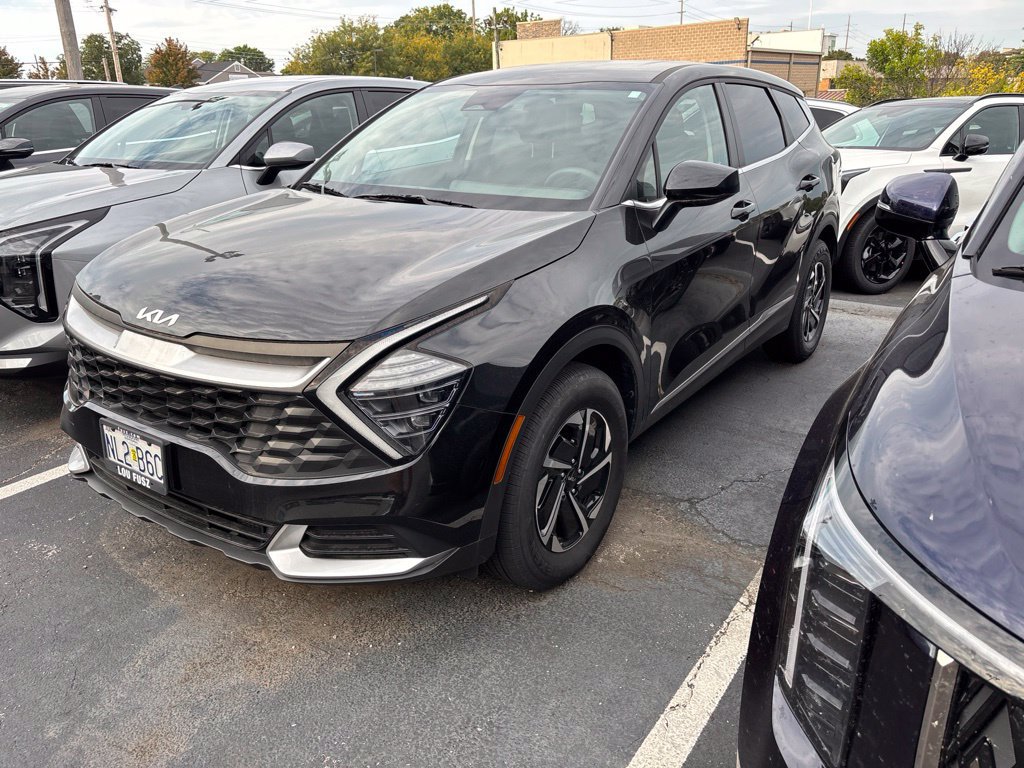 Used 2025 Kia Sportage LX AWD/4WD image 4