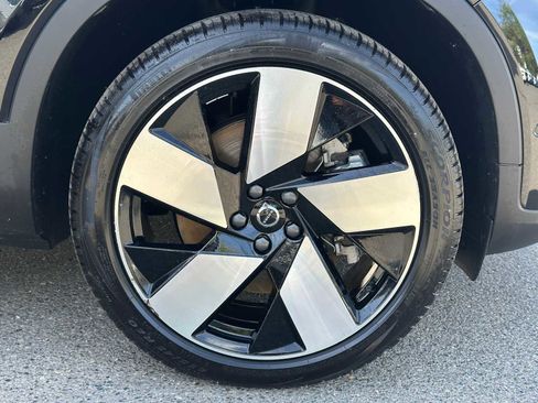 Used 2025 Volvo EX40 Plus w/ Climate Package RWD image 9