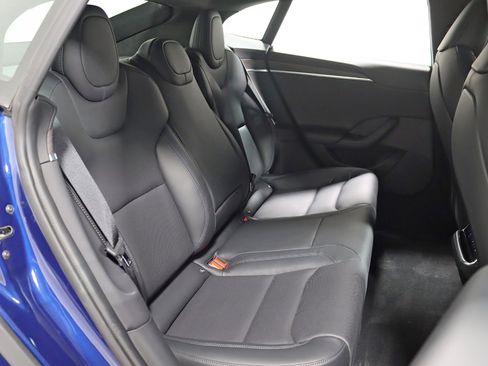 Used 2022 Tesla Model S image 32