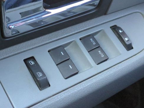 Used 2013 Ford F150 XLT w/ Mid Equipment Group image 27