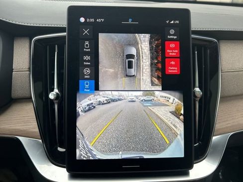 Used 2025 Volvo XC90 B5 Plus image 24