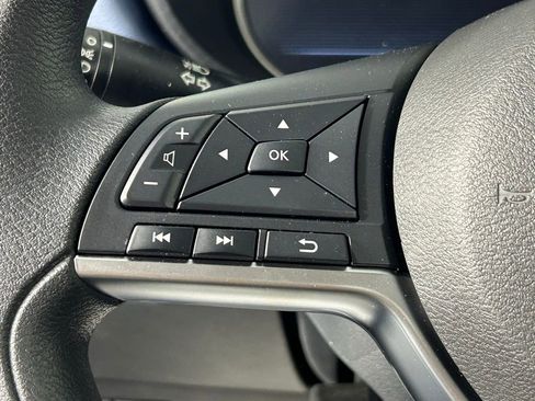 Used 2025 Nissan Versa SV w/ Trunk Package FWD image 23