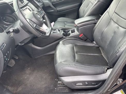 Used 2019 Nissan Rogue SL image 16