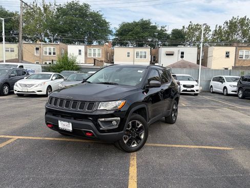 Used 2017 Jeep Compass Trailhawk w/ Leather Interior Group AWD/4WD image 3