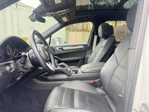 Used 2023 Porsche Cayenne S Platinum image 14