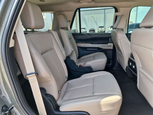Certified 2024 Ford Expedition XLT RWD image 26