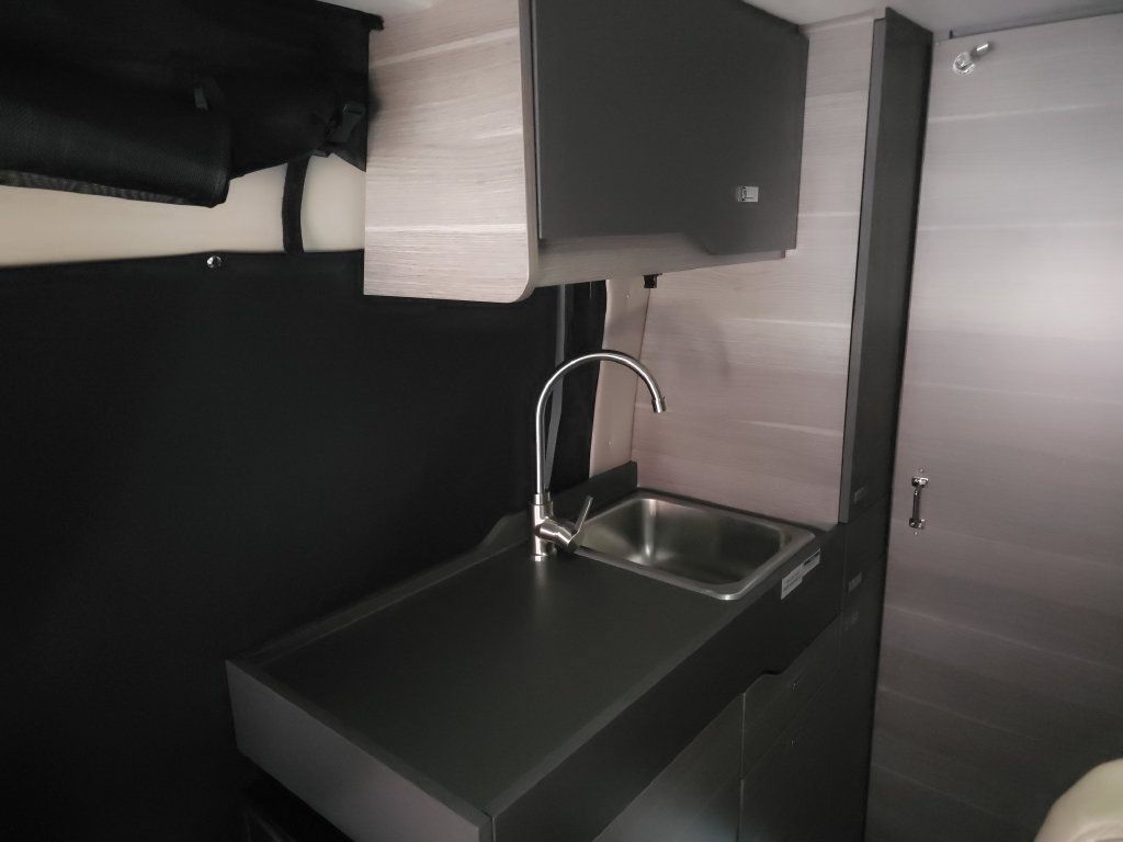 Used 2023 Mercedes-Benz Sprinter 2500 image 48