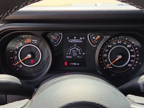 Used 2025 Jeep Wrangler Sport AWD/4WD image 10