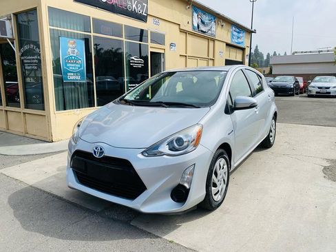 Used 2015 Toyota Prius C One FWD image 7