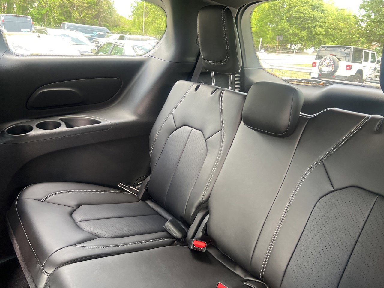 New 2026 Chrysler Pacifica Select w/ S Appearance Package FWD image 19