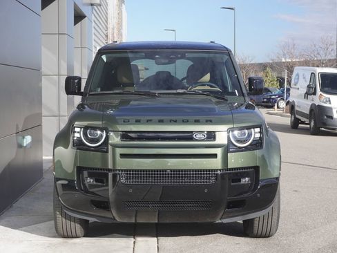 New 2026 Land Rover Defender 110 X-Dynamic SE image 5