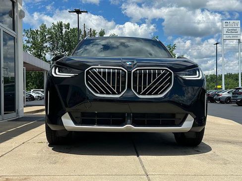 Used 2025 BMW X3 xDrive30i w/ Premium Package AWD/4WD image 2