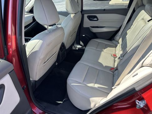 Used 2022 Nissan Rogue SL w/ SL Premium Package image 13