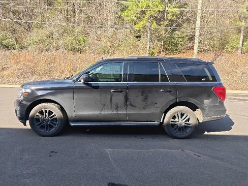 Used 2023 Ford Expedition XLT image 5