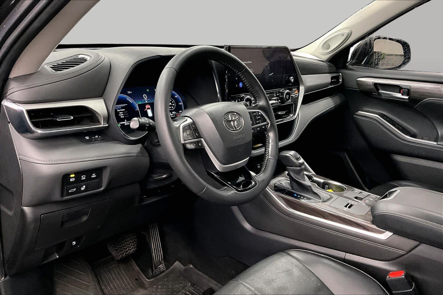Used 2023 Toyota Highlander Platinum AWD/4WD image 17